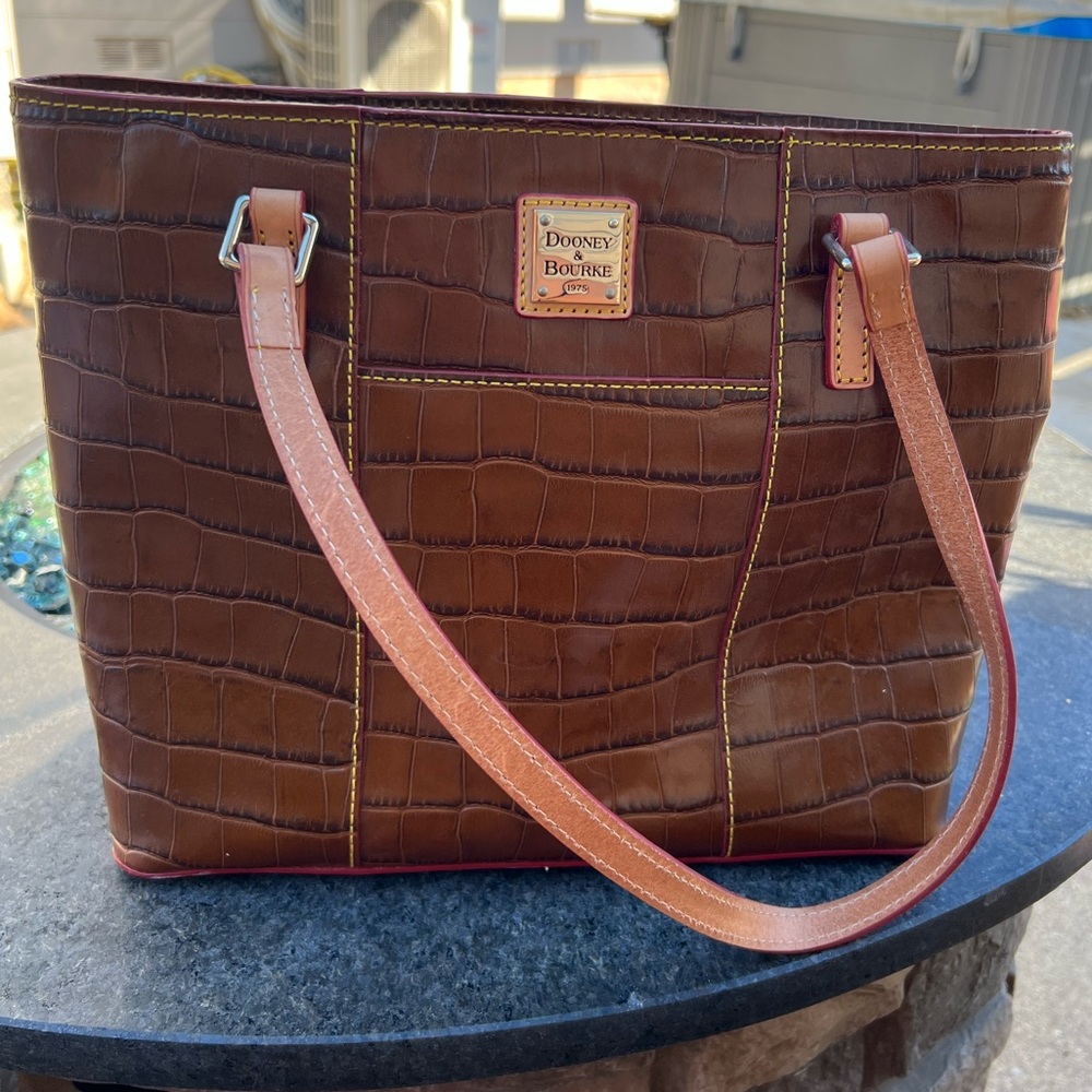 EUC Dooney & Burke brown leather tote style purse - croc embossed pattern.